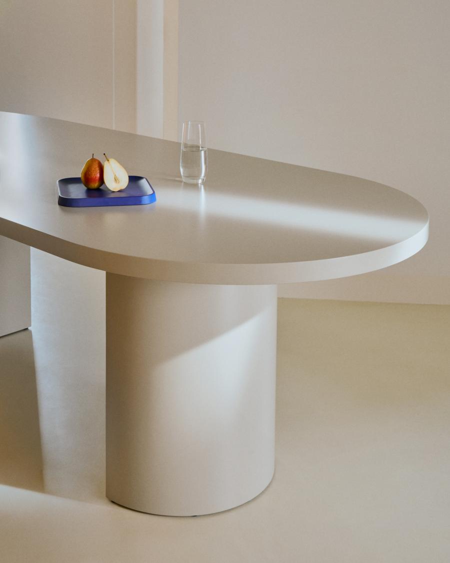 Yaralyn Dining Table