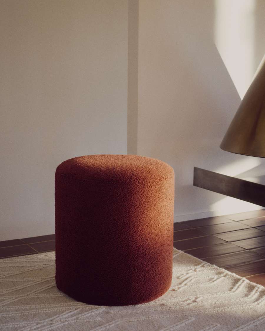 Emerreach Pouf