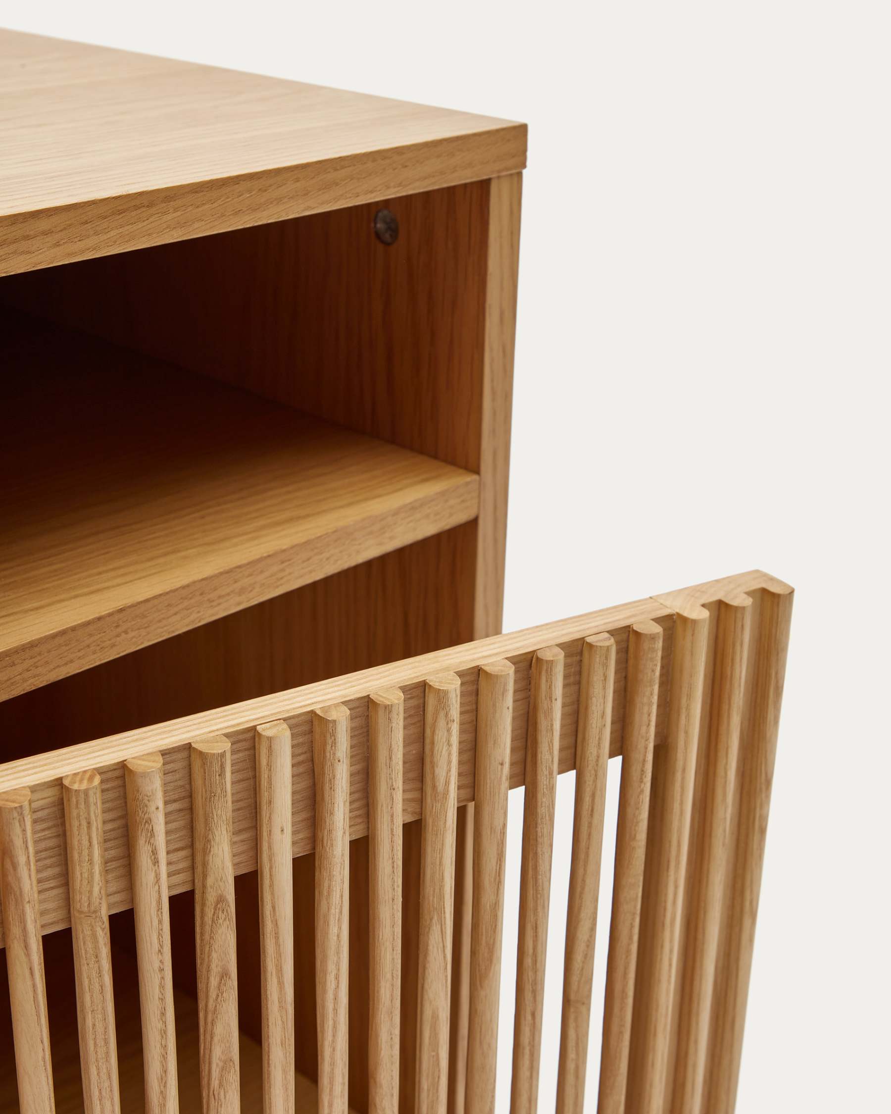 Manova Heritage Yarrow Bedside Table - image 3