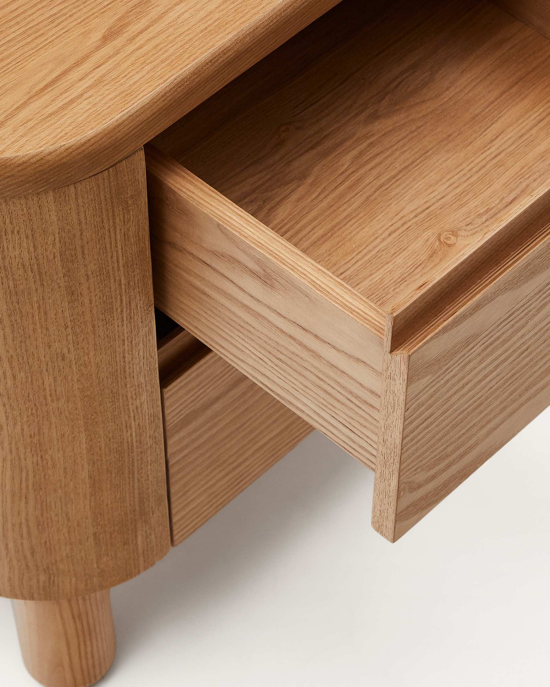 Manova Heritage Calder Bedside Table - image 2