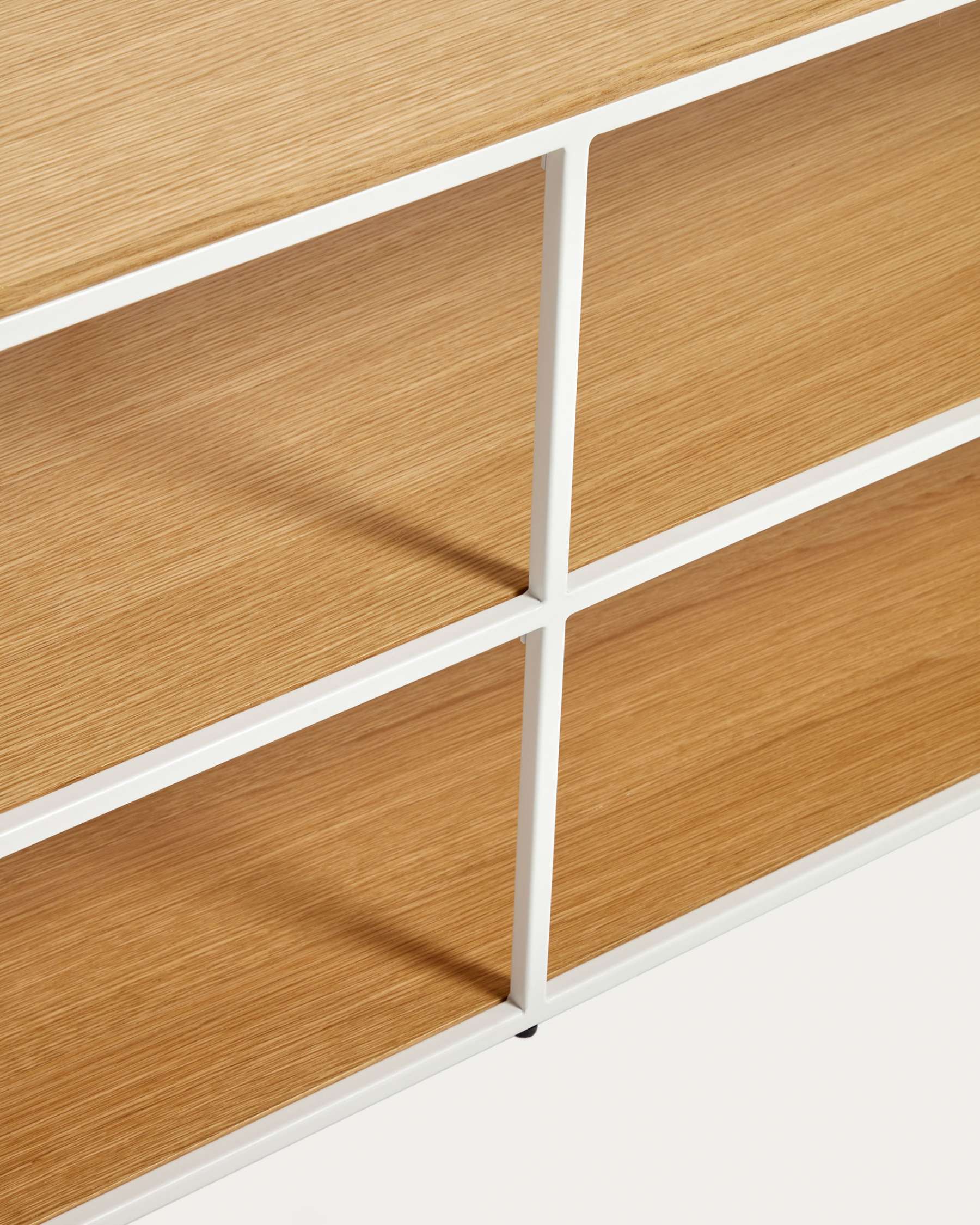 Yoana TV stand with oak veneer